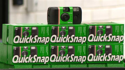 Third graders learn about art through photography from artist in Pittsburgh