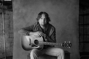 Hayes Carll Continues to Evolve as a Songwriter with 'You Get It All' (ALBUM REVIEW) - Glide Magazine