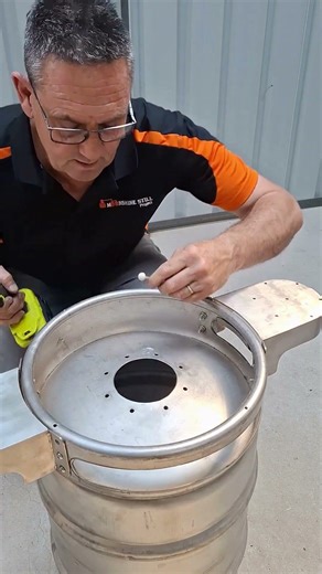 Easy hole de-burring - Deburr Keg Holes #diydistilling #diystill #homedistilling #moonshinestill