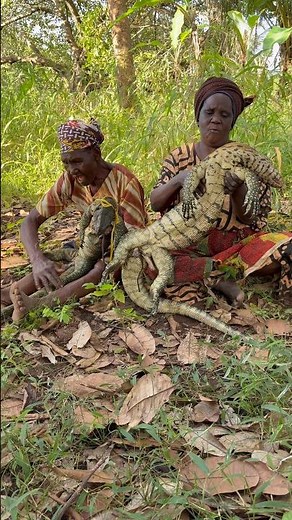 African women’s tribe 🏹🏹🥥🥥🥩🦴 #africa #youtubeshorts #traditinal #animallife #animals