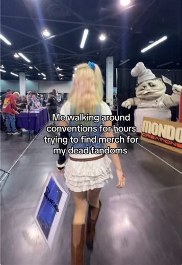 Dead Fandoms Merch Hunt: Finding Fairy Tail & More at Conventions