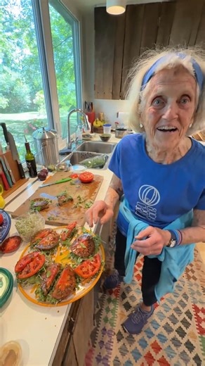 You all love Ann’s cooking content, so here’s another Ann special: open-faced sandwiches. Today it’s toasted oil-free bread, a thick slather of hummus, beautiful heirloom tomatoes, fresh basil from Ann’s garden, mounds of sprouts and greens, all finished with a drizzle of balsamic. Sometimes the best meals really are the simplest. | Rip Esselstyn