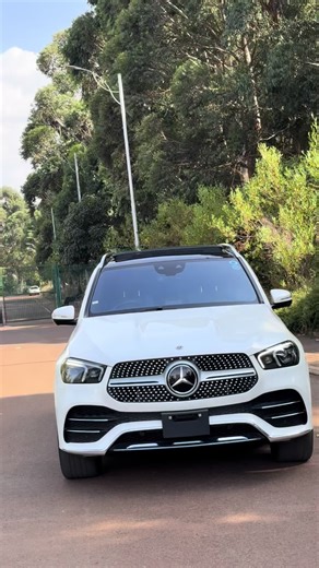 2020 Mercedes Benz GLE 450 with Panoramic Sunroof