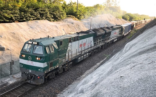 双机HXN5美式重连列尾回送长轨-26118安江两道发车