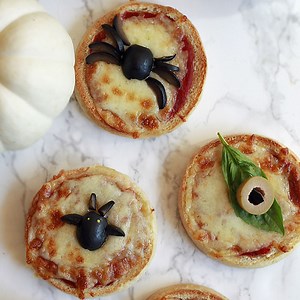 Cute and Easy Halloween Pizza Ideas
