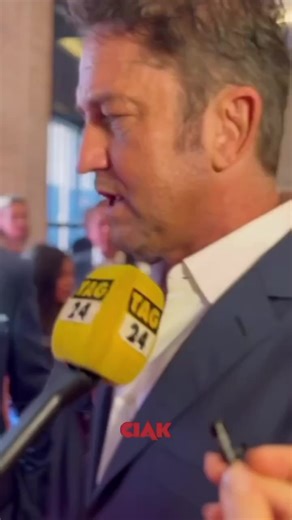 Under the moonlight,I find myself craving and longing for love that feels eternal. a soul that connects so deep it could outshine the stars. tonight is not just about the music, it's about the hope and believe of finding that forget heart #geraldbutler #fypviraltiktok🖤シ゚☆♡ #celebrity #hollywood #creatorsearchinsights