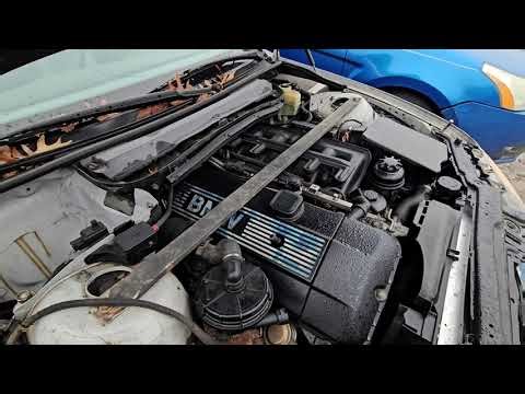 2004 BMW 325i Engine Start Up - Lot #10