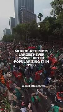 Largest-ever 'Wave' attempted in Mexico City