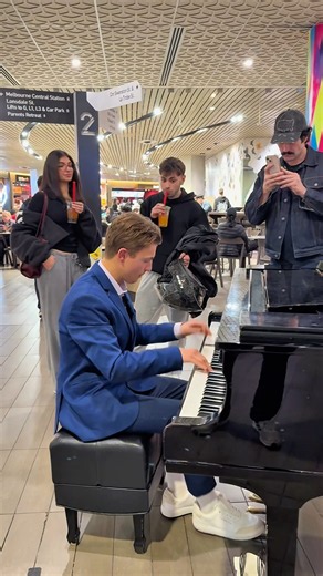 The most EPIC version of BELLA CIAO 🤯 🇮🇹