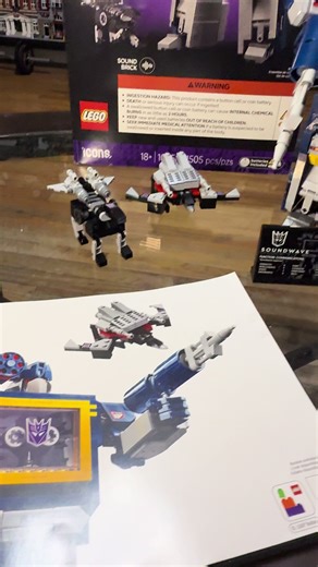 Can’t beat a Lego target deal. The Transformers Soundwave (10358). Dope addition to the transformers collection. With the exclusive sound brick and transforming ravage and laser beak. Transforming him from Robot to Tape deck is way easier then the Optimus Prime and Bumblebee sets. What will the next transformers set be …… @lego #lego #transformers #reels #instagram #legoicons @transformersofficial @hasbro