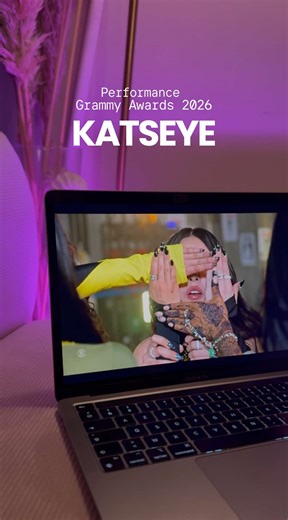 Performance de KATSEYE en los Grammy 2026