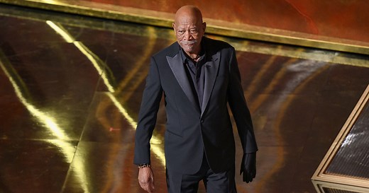 The heartbreaking reason Morgan Freeman was wearing just one glove during the Oscars