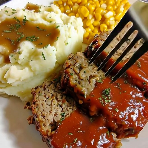 109K views · 1.5K reactions | Classic Meatloaf with Mashed Potatoes, Brown Gravy, and Buttery Corn Ingredients: 1 ½ pounds ground beef 1 cup breadcrumbs The full recipe is in the FIRST (C.O.M.M.E.N.T)  | I Am Happy. | Facebook