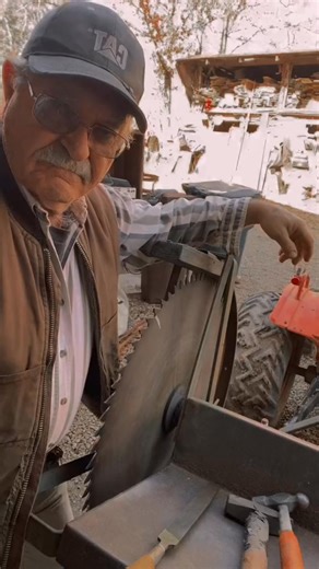 13K views · 260 reactions | Basic service of buzz saw blade. Not comprehensive just a few thoughts on the subject. #buzzsaw,#kubota, #firewood | Tractorman | Facebook