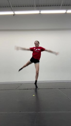 I DID IT HAHAHAHAHA @Jess Wubben #dance #turns #macarena #slay #iwillnotdoitonstagethough #itsreallyhard #sorrynotsorry #alasecondeturns