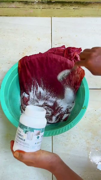 Tips for removing turmeric stains on clothes #washingclothes #staincleaner