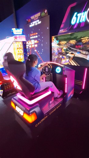 FUN DAY OUT AT HOLLYWOOD BOWL SWINDON! 🎳🍿 Full VLOG & Tour #HollywoodBowl #Swindon #car #race #fun