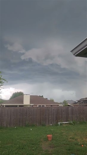 Tornado sirens going off in Krum, TX - 9/20/25 *cue Jason Boland's!Blowing Through the Hills