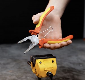 724K views · 2.3K reactions | From a Simple Tool to Extraordinary DIY Gadgets! How to Craft Them! | 5-Minute Recycle | Facebook