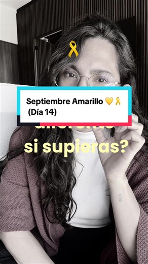 10 de Septiembre| Día Mundial de la prevención del suicidio 🎗️💛 Prevenir el suicidio no es responsabilidad de una sola persona. También implica construir vínculos, comunidades y sistemas donde las personas puedan sentirse acompañadas y puedan pedir ayuda. No siempre podremos evitar el dolor de alguien. Pero podemos procurar que no tenga que atravesarlo en soledad. 💛 14 días de 14 días hablando de septiembre amarillo 🎗️ #septiembreamarillo #mesdeprevención #noestassola #saludmental