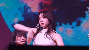 【FIFTY FIFTY】主打曲 SOS - 出道SHOWCASE 4K全体直拍 (怼脸版)｜R U Next?美韩混血CHANELLE_哔哩哔哩_bilibili