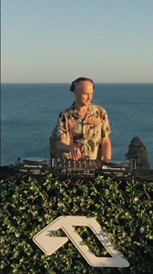 PROFF revisits 2012 hidden gem ‘No Gravity’ by Paronator - as spun by James Grant 🎧 #anjunadeep