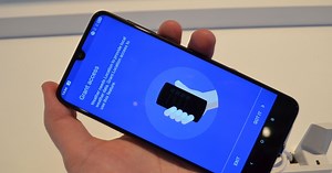 MWC 2019: Alcatel 3 (2019) - Prezentare hands-on pentru telefonul midrange accesibil cu spatele cel mai arătos de la Alcatel (Video)
