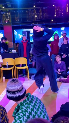 Impressive hip hop dance freestyle