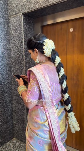 Priya Ravikumar on Instagram: "Trending Traditional Jadai 🩷 For bridal master class and makeup enquiries WhatsApp 9176099809 #reels #priyasbridalmakeup #bridal #bride #makeup #instagram #instadaily #makeover #instagood #bestmakeupartist #hairinspo #brideinspo #hairstyle #trendinghairstyles #viral"