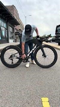 Custom Built Felt IA 2.0: Premium Triathlon Bike with Zipp 858 & 454 Wheels!