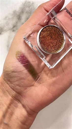 Adriana Nichole Multi Chrome Eyeshadow Review