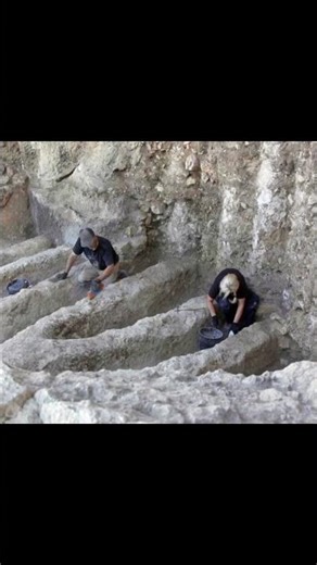 Mysterious 2,800-year-old Jerusalem find leaves experts baffled #archaeology #ancientrelics