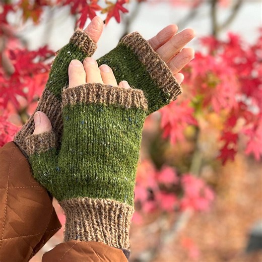 Sweet Basil Fingerless Gloves Knitting Pattern - Etsy