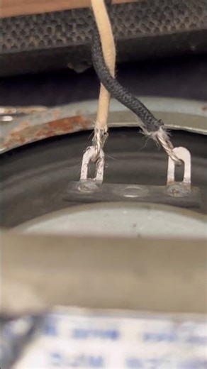 Cloth-covered wire/soldering tip #electronicsengineering #guitaramp #supro