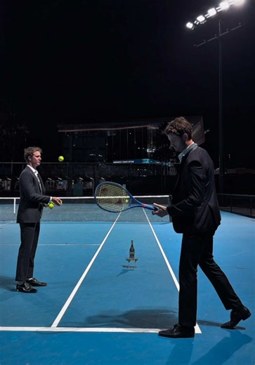 2am Elegance: Gentleman's Tennis Lifestyle and Slice Tips