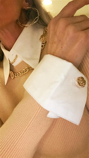 Erin Busbee on Instagram: "This unsung hero piece is a true wardrobe game-changer that effortlessly and instantly elevates any sweater or jacket. No bulk, no fuss—this top is your must-have layering piece that you didn’t know you needed…but I promise you do. 🙌🏻😉 Oh, and it’s currently on major sale! To SHOP, comment LAYERS and I’ll send you the details instantly. (You must be following me to receive my message.) Direct link: https://liketk.it/5CvDv #styletip #closetessential"