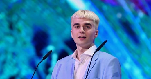 "Młody Matczak". Dzisiaj do sklepów trafił drugi album Maty