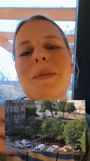 Lisa on Instagram: "Andere Städte investieren in die Zukunft. Und wir diskutieren, warum es angeblich nicht geht. Ich finde: Dann ändert man halt die Regeln. 🌿 Mehr Grün statt Beton 🚲 Sichere Radwege 🚶 Plätze für Menschen statt Autos True? #VoltRegensburg #Kommunalwahl2026"