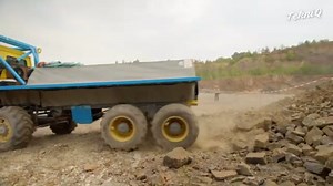 Giant 8x8 Truck Flexes Its Whole Body in Extreme Off-Road Truck Trial
