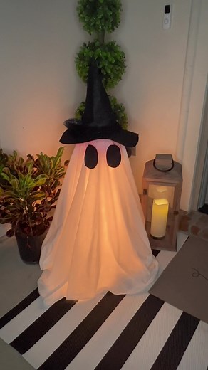 DIY Tomato Cage Ghost Craft for Halloween