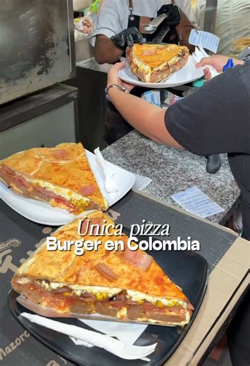 La Pizzaburger Única de Bogotá en Junior Pizzaa