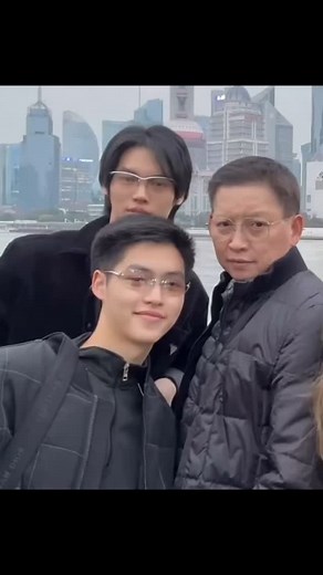 tthai.tea on Instagram: "Buset Win Mick ganteng bett dah. Bapaknya pun juga lucuu 🫣🫣 Cr. On video #winmetawin #mickmetas"