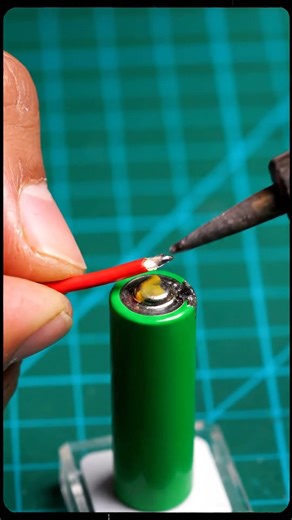 #LiIonBattery #LithiumBattery #LithiumIon #BatteryTech #RechargeableBattery #BatteryLife