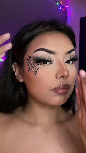 Spider Web Eyeliner Makeup Tutorial
