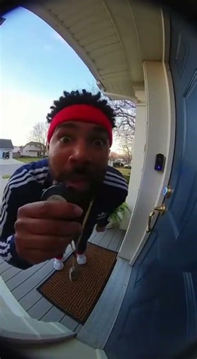 I gotta tell ts guy to leave me alone🤫🫩 #doorbellcam #funnyshorts #funny #coach #neighbors