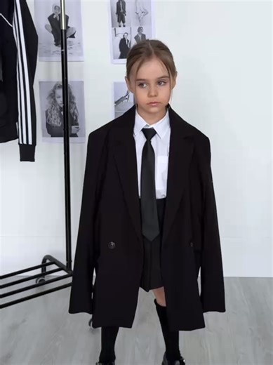 #model #bigeyes #kidmodel #kidsmodel #modeling #girl #supermodel #beautifulgirl #fashion #kids #photography #photoshoot #stylefashion #outfit #outfitideas #stylish #bigeyebaby