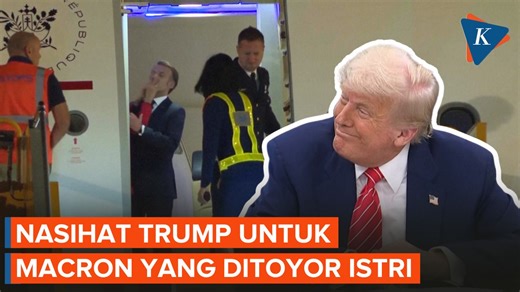 Presiden AS Donald Trump turut mengomentari insiden Presiden Perancis Emmanuel Macron, yang ditoyor sang istri saat tiba di Vietnam awal pekan ini. Dalam konferensi pers di Ruang Oval, Gedung Putih, Jumat (31/5/2025), Trump mengaku sudah menasehati Macron secara langsung dan menyebut bahwa hubungan keduanya baik-baik saja. Ia juga berkelakar agar Macron bisa memastikan pintu tertutup sempurna agar kejadian serupa tidak terulang. Simak selengkapnya dalam video berikut! Penulis: Inas Rifqia Lainuf