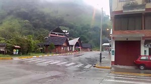 2K views · 168 reactions | Empezó las épocas de lluvias por casi toda la Selva Central y Pozuzo no es la excepción tome sus precauciones porfavor.. no lo valla a sorprender la lluvia..haber quien conoce esta esquina?? | Pozuzo Travel | Facebook