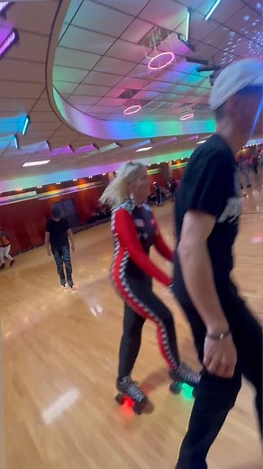 I love his little fist bump at the beginning 🥰💕 And check out our beautiful rink in slow motion. 😍💕 Love this song so I just had to slow us down for it. Did you notice the lyrics, “Can you feel it” while we are going by the “It’s fun you can feel” sign?? 😆 Thanks again @angeleyes1314 as always for capturing me and @keltz.brian doing our thing. It’s so fun to see the videos. 💕 Speaking of fun…it’s the fun you can feel at @brentwoodskatecenter 💕🎉🥳🙌🏻 #itsfunyoucanfeel #nevergrowup #movem
