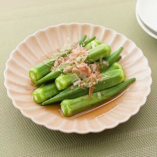 簡単10分！オクラのめんつゆ煮浸しのレシピ | デリッシュキッチン